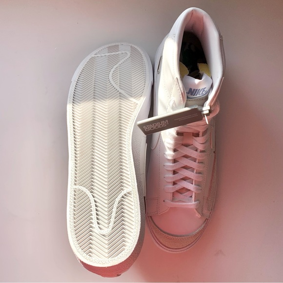 Women’s Blazer Mid ‘77 SE ‘Sisterhood White Metallic Silver’ - Picture 8 of 9